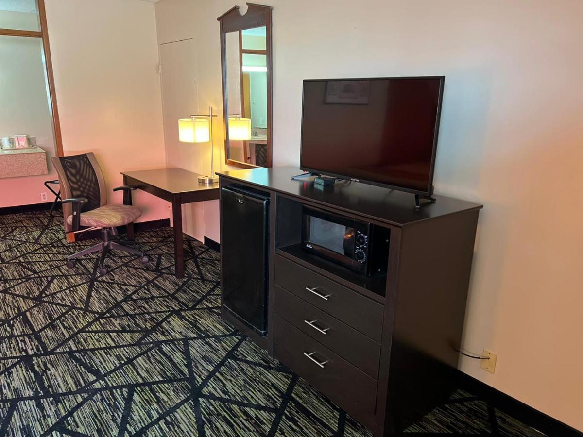 Travelers Lodge Beatrice Екстер'єр фото
