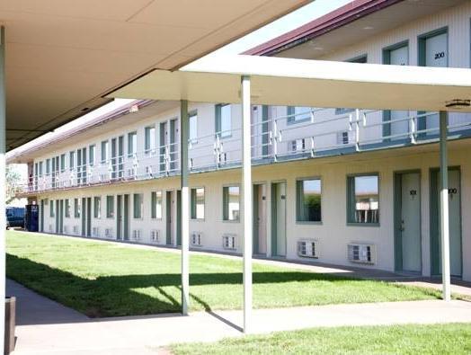 Travelers Lodge Beatrice Екстер'єр фото
